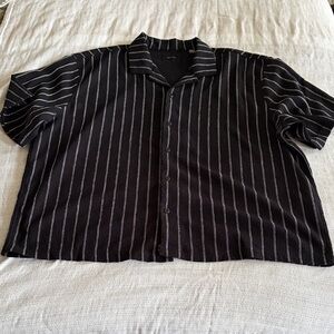 Large PacSun Black Short-Sleeve Button-Down Shirt with White Pinstripes